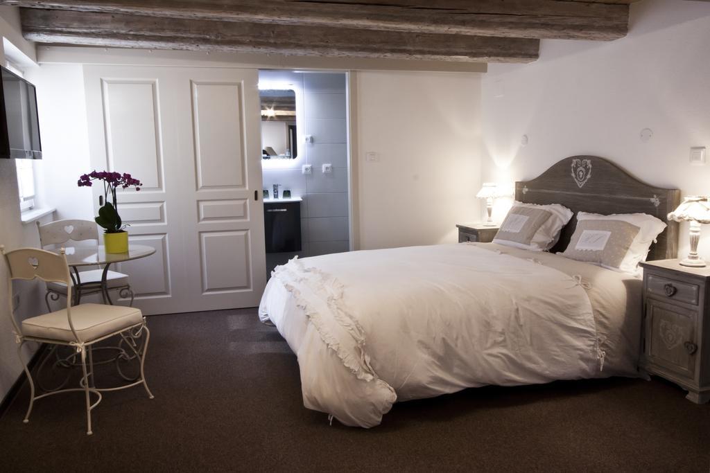 Chambre Le Hupsa Pfannala Saint-Hippolyte  Phòng bức ảnh